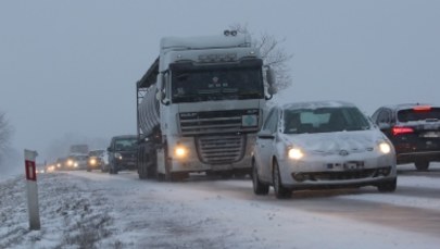 Zima wróciła na polskie drogi. Najgorzej jest na południu