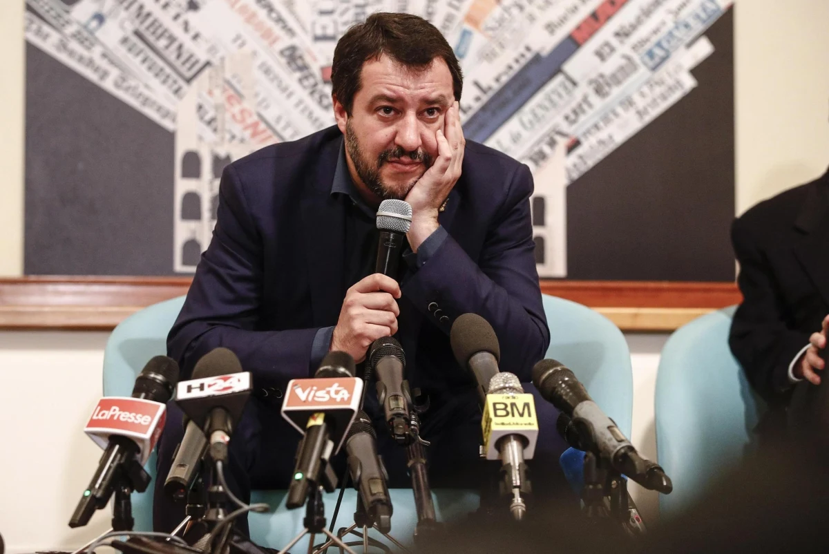 ​Włochy z ławki rezerwowych obserwują mecz rozgrywany przez kanclerz Niemiec Angelę Merkel i prezydenta Francji Emmanuela Macrona - tak "Corriere della Sera" podsumowuje spotkanie obojga przywódców w Paryżu, poświęcone przyszłości i reformom UE. W czasie piątkowych rozmów w Pałacu Elizejskim Merkel i Macron rozmawiali o potrzebie reform w Unii Europejskiej i zapowiedzieli, że do połowy roku przedstawią ambitny plan zmian.