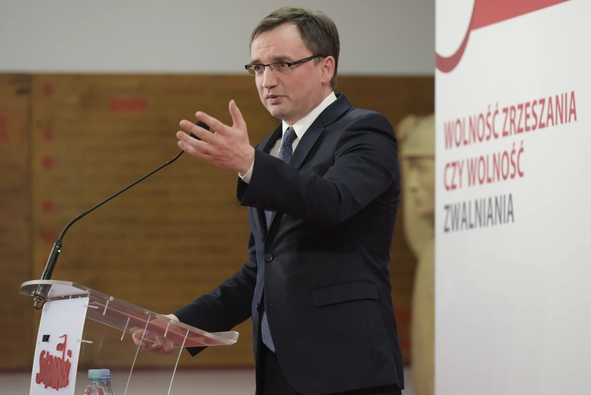 Orzeczenie Sądu Najwyższego dotyczące sędziego, który dopuścił się kradzieży, uzasadnia w pełni powołanie Izby Dyscyplinarnej w SN - ocenił minister sprawiedliwości. W polskim sądownictwie nie ma miejsca dla sędziów złodziei - podkreślił szef MS.