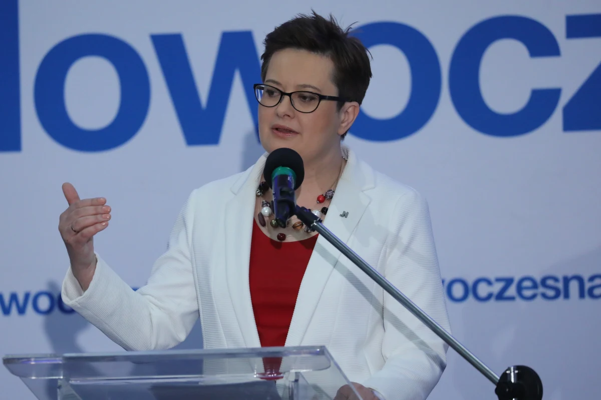 ​W Warszawie po godz. 13 rozpoczęło się posiedzenie Rady Krajowej Nowoczesnej poświęcone celom i wartościom Nowoczesnej, a także wyborom samorządowym. Rada ma być także podsumowaniem pierwszych 100 dni Katarzyny Lubnauer na stanowisku przewodniczącej partii. Jednym z najważniejszym kłopotów Nowoczesnej jest kwestia braku jedności - mam determinację do tego, żeby tę jedność odbudować - powiedziała  Lubnauer.