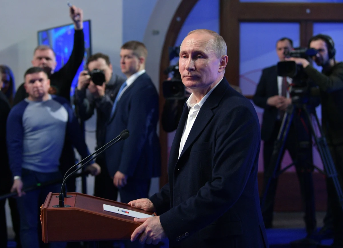 Władimir Putin odrzucił oskarżenia Wielkiej Brytanii, która zarzuca Rosji próbę zabójstwa byłego rosyjsko-brytyjskiego szpiega Siergieja Skripala. Jak stwierdził: Moskwa jest gotowa do współpracy w tej sprawie, lecz do tego jest niezbędne "zainteresowanie z drugiej strony, a na razie tego nie widać". 