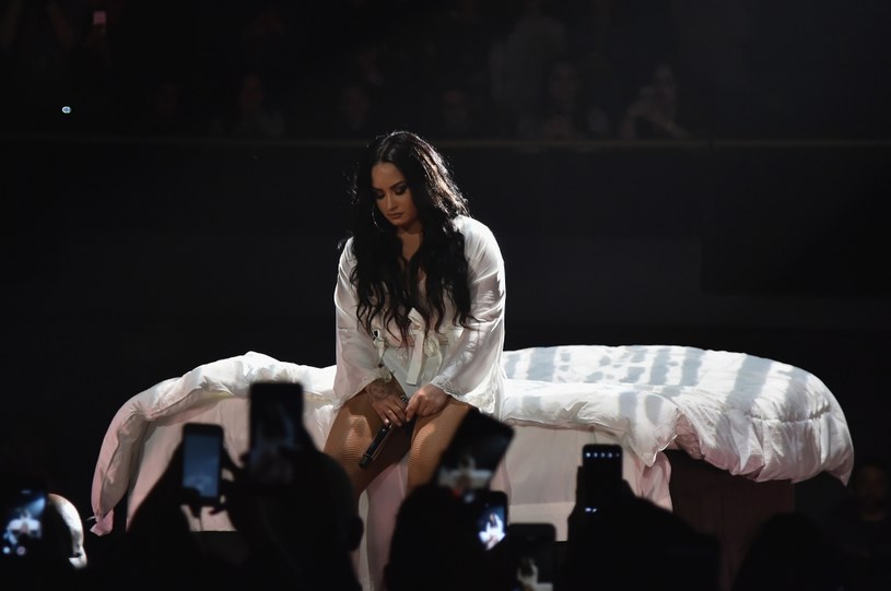 DJ Khaled i Kehlani zaskoczyli Demi Lovato, pojawiając się gościnnie na scenie w Nowym Jorku. W ten sposób razem z nią uczcili szóstą rocznicę życia w trzeźwości amerykańskiej wokalistki.