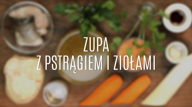 Zupa rybna to proste, wyborne danie, które nie tylko doskonale smakuje, ale również pozwala nam zaoszczędzić - gotowana z tych części ryby, której nie wykorzystujemy do innych, głównych dań, sprawia, że nic się nie zmarnuje! Ostatnio coraz chętniej przygotowujemy zupy z konkretnych ryb, dzięki czemu wydobywamy doskonały, nietypowy smak każdego rodzaju ryb. Tym razem mamy dla was przepis na zupę z pstrągiem - będziecie zaskoczeni, jak pyszna może być zupa rybna tego rodzaju. Przepis jest banalnie prosty!