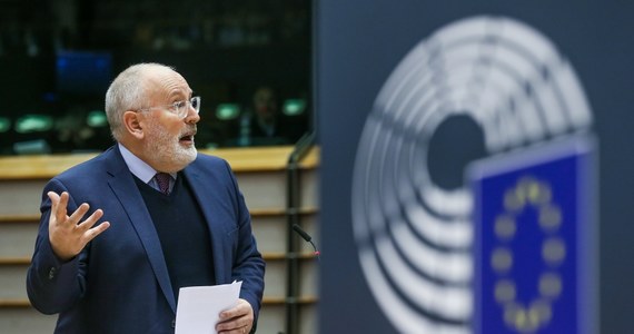 Procedura artykułu 7. Traktatu Unii Europejskiej wobec Polski będzie kontynuowana - zapowiedział wiceszef Komisji Europejskiej Frans Timmermans. Dziś - w odpowiedzi na grudniowe rekomendacje Brukseli w sprawie praworządności - polski rząd odrzucił stawiane Warszawie zarzuty.