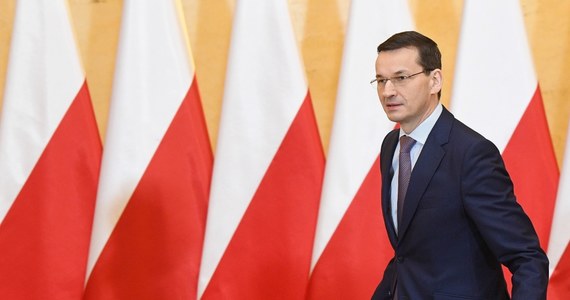 Nadszedł moment prawdy. Zapoczątkowany przez premiera Mateusza Morawieckiego dialog z Komisją Europejską, niepoparty konkretami (ustępstwami w ustawach o sądownictwie), traci sens. Wiceszef Komisji Europejskiej Frans Timmermans  zapowiedział kontynuowanie procedury art.7 Traktatu UE wobec Polski. Biała Księga nie przyniosła efektu, tylko rozzłościła kraje UE. 