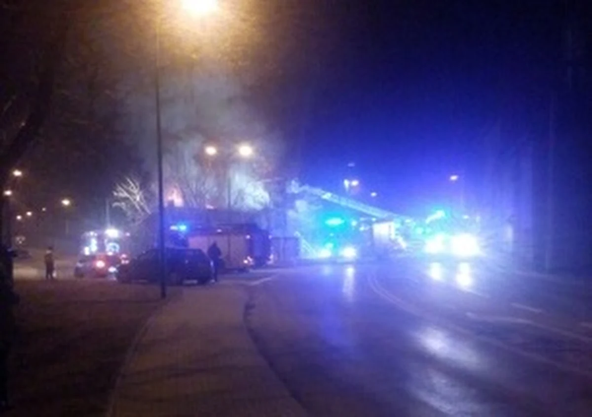 Pożar w Sosnowcu. W ogniu stanął pustostan przy ulicy Kombajnistów. Informację dostaliśmy na Gorącą Linię RMF FM. 

