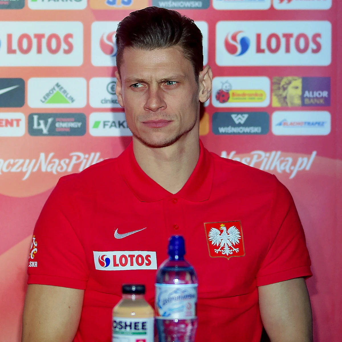 Łukasz Piszczek opuścił zgrupowanie reprezentacji Polski i poleciał do Dortmundu, by uczestniczyć w narodzinach dziecka - poinformował portal "Łączy nas piłka". Oznacza to, że piłkarz Borussii Dortmund nie zagra w piątkowym meczu towarzyskim z Nigerią.