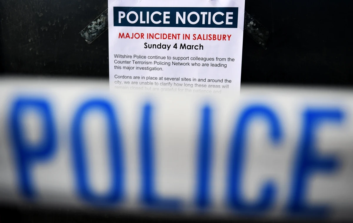 Drugi brytyjski policjant został hospitalizowany z objawami zatrucia po kontakcie ze środkiem paralityczno-drgawkowym Nowiczok, który został wykorzystany do ataku na byłego rosyjskiego szpiega Siergieja Skripala - podaje dziennik "Daily Mail". Stan funkcjonariusza nie jest ciężki. Ze szpitala wyszedł już sierżant Nick Bailey, który pierwszy miał kontakt z byłym szpiegiem po próbie otrucia go. 