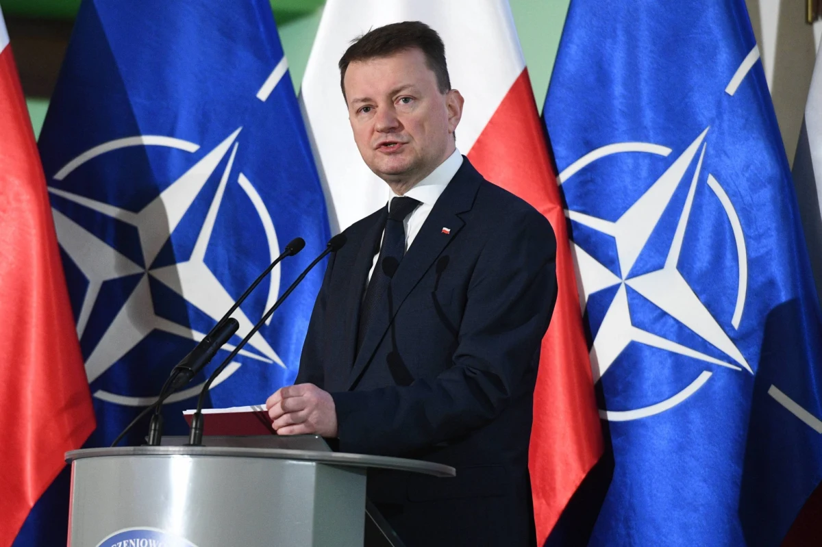 Umowy offsetowe wartości blisko 950 mln zł związane z planowanym zakupem przez Polskę od USA zestawów obrony powietrznej Patriot zostały podpisane w piątek w Warszawie - poinformowało MON. Jak podało MON, wiceminister obrony Sebastian Chwałek podpisał umowy offsetowe "związane z dostawą przeciwlotniczych i przeciwrakietowych zestawów rakietowych średniego zasięgu Wisła - etap I". Resort przypomniał, że podpisanie tych umów offsetowych jest warunkiem zawarcia umowy na dostawę systemu zestawów Patriot w pierwszej z dwóch planowanych faz