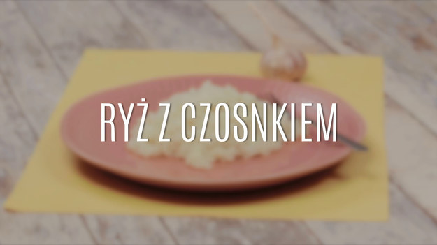 Zwykły ryż, który podajemy zwykle jako dodatek do dań głównych, nie musi być nudny w swoim smaku - wystarczy drobna modyfikacja, by jego smak i aromat zmienił się diametralnie i zaskoczył każdego, nawet największego ryżowego malkontenta. Poznajcie nasz sposób na ryż z czosnkiem - w ten sposób będzie jeszcze pyszniejszy!