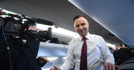 Czy prezydent Andrzej Duda powinien wychodzić przed szereg i nazbyt pośpiesznie deklarować, że nie pojawi się na uroczystej inauguracji tegorocznych finałów mistrzostw świata w piłce nożnej, które zostaną rozegrane w Rosji? 