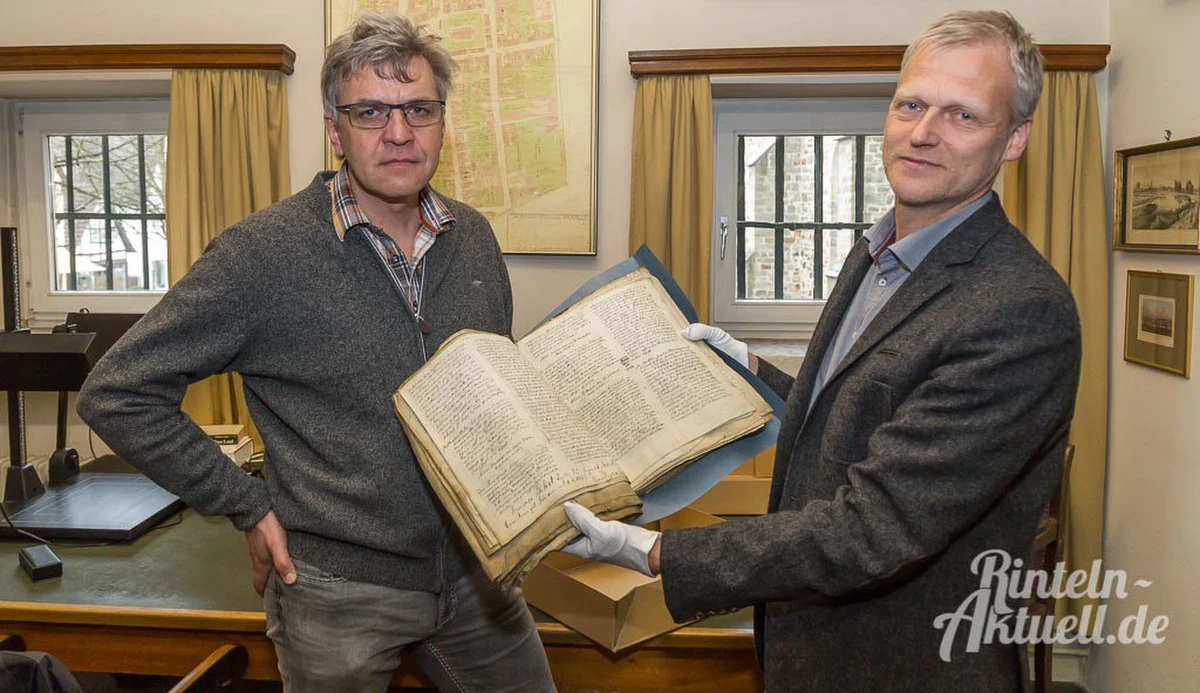 XVI-wieczną księgę znalazł na strychu domu rodziców lekarz spod niemieckiego Hanoweru. Jak się okazało, rękopis pochodzi ze Szczecina. Zawiera wykaz transakcji majątkowych zawieranych przed szczecińskim sądem pomiędzy rokiem 1556 a 1566.