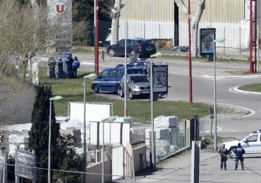Francja: Policjanci zastrzelili napastnika, który wziął zakładników w supermarkecie