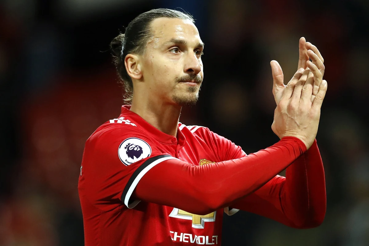 ​Szwedzki piłkarz Zlatan Ibrahimovic, ostatnio występujący w angielskim Manchesterze United, przeszedł do Los Angeles Galaxy - potwierdził amerykański klub na swojej stronie internetowej. O fakcie poinformował także wysokonakładowy dziennik Los Angeles Times, w którym ukazało się ogłoszenie klubu grającego w lidze MLS z podpisem zawodnika.
