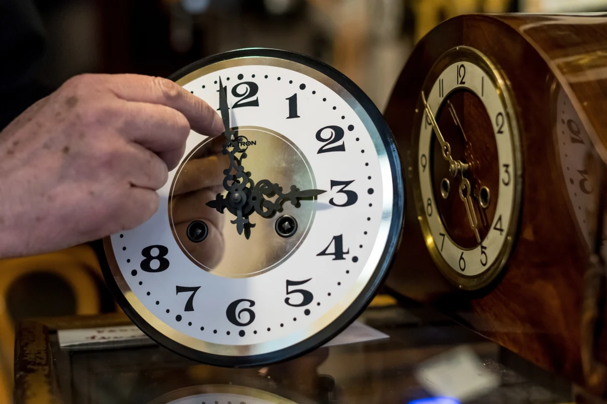 W nocy z 24 na 25 marca zmieniamy czas z zimowego na letni - pośpimy przez to o godzinę krócej. W niedzielę nad ranem wskazówki zegarów przesuniemy z godz. 2.00 na 3.00. 