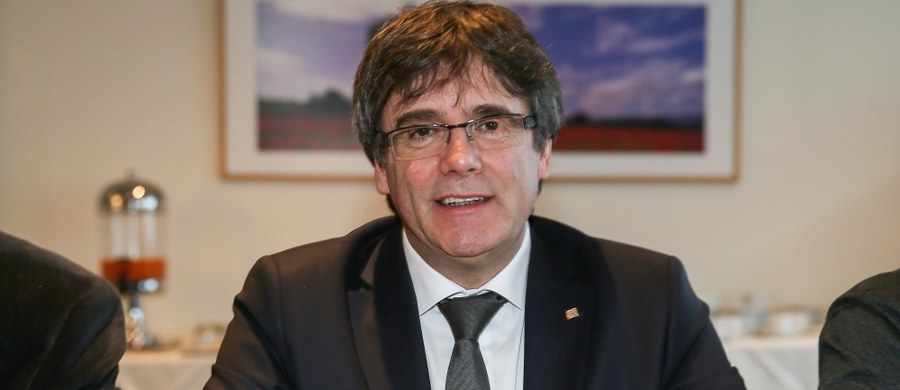 Były premier Katalonii Carles Puigdemont został w niedzielę zatrzymany w Niemczech, gdy próbował wjechać do kraju z Danii - poinformował jego adwokat Jaume Alonso-Cuevillas. Te informacje potwierdziła niemiecka policja.