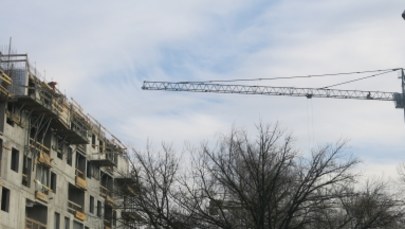 Śmiertelny wypadek na budowie. Zginął 30-latek, był nielegalnie zatrudniony