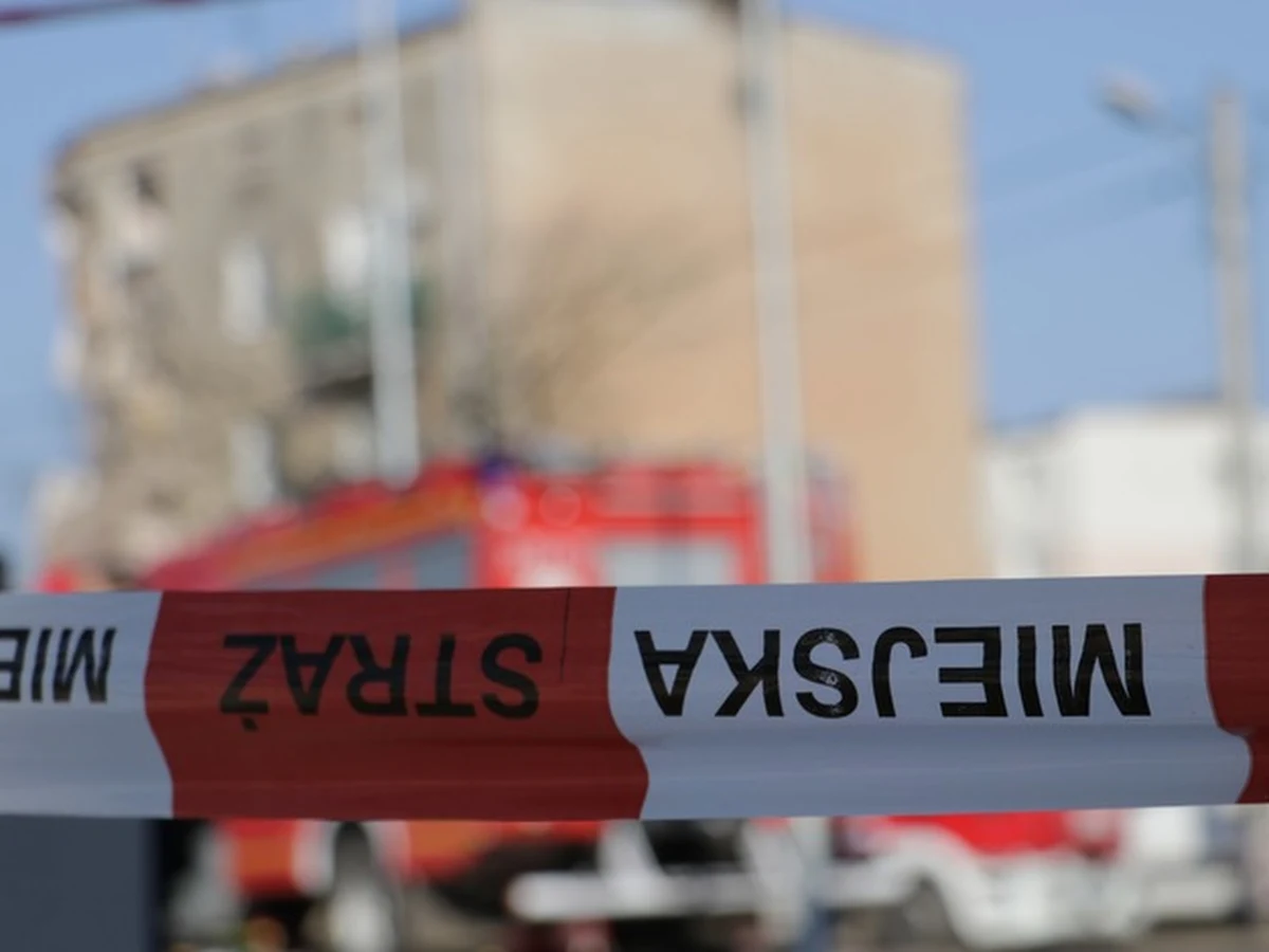 Tomasz J., który może stać za wybuchem kamienicy w Poznaniu, ma już status zatrzymanego. Lekarze ostatecznie rozwiali wątpliwości – mężczyzna może zostać przesłuchany. Zielone światło ze strony szpitala przy Szwajcarskiej w Poznaniu, gdzie przebywa mężczyzna, poprzedził cały szereg badań.