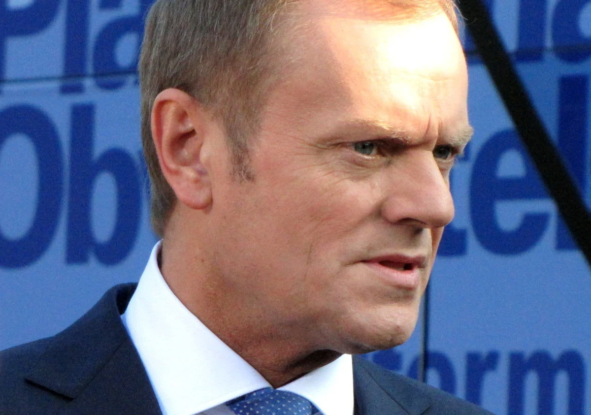 Jest odpowiedź kancelarii premiera na interpelację posła PiS skierowaną w połowie lutego do prezesa Rady Ministrów. Andrzej Kosztowniak chciał dowiedzieć się, ile pieniędzy wydano na nagrody dla ministrów i wiceministrów rządów PO, czyli w latach 2010-2015. 