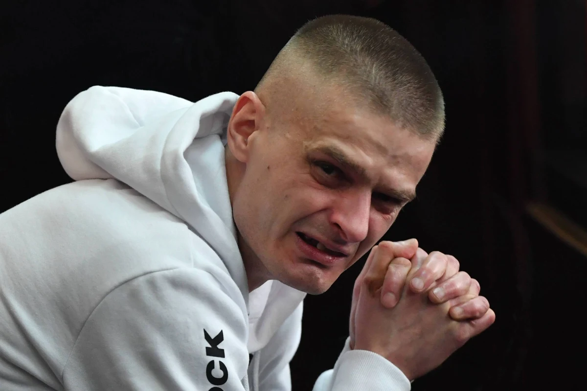 Podjąłem decyzję o przyznaniu Tomaszowi Komendzie renty specjalnej do czasu, aż uzyska odszkodowanie w sądzie - poinformował w czwartek na Twitterze premier Mateusz Morawiecki. Według informacji PAP będzie to 4 tys. zł., a decyzja zostanie podpisana w ciągu najbliższych dni.
