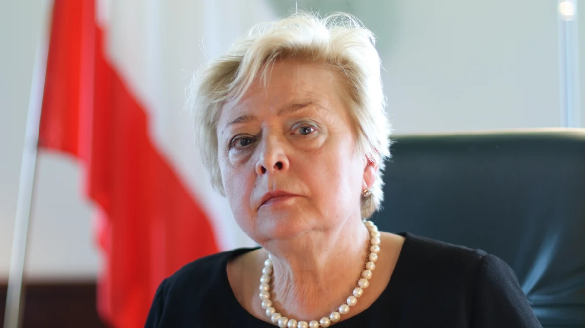 Nie ma żadnych podstaw, by Izba Dyscyplinarna i Izba Kontroli Nadzwyczajnej i Spraw Publicznych znajdowały się w budynku Sądu Najwyższego przy placu Krasińskich - pisze w opinii do prezydenckiego projektu regulaminu SN jego Pierwsza Prezes prof. Małgorzata Gersdorf. Sąd Najwyższy wystąpił do ministra infrastruktury o wskazanie obiektu, który mógłby być wykorzystany na potrzeby dwóch nowo tworzonych izb.