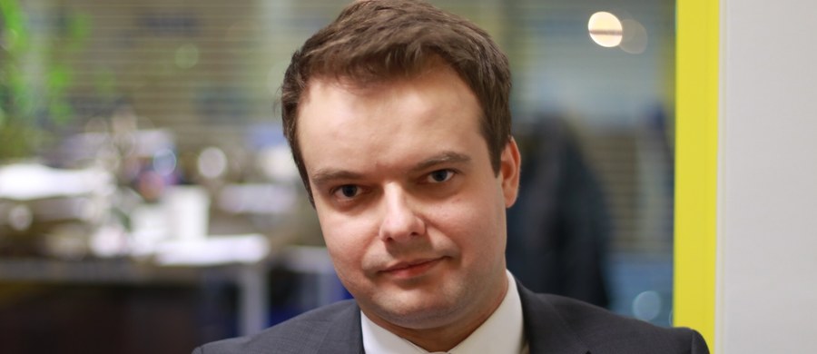 Rafał Bochenek - były rzecznik rządu - trafił do Ministerstwa Środowiska.  Został pełnomocnikiem ministra ds. organizacji szczytu klimatycznego ONZ w Katowicach.