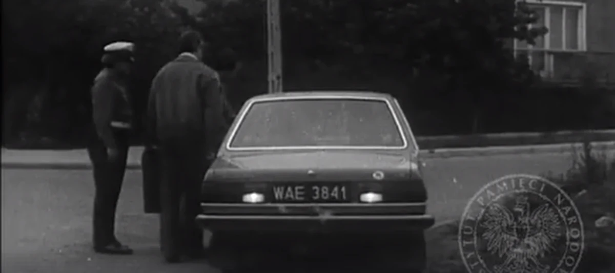 Gdybym znał jakiegoś zdolnego scenarzystę, podrzuciłbym mu wydaną niedawno książkę Tomasza Awłasewicza "Łowcy szpiegów. Polskie służby kontra CIA". Na jej podstawie mógłby powstać serial albo film szpiegowski, jakiego jeszcze w Polsce nie było.