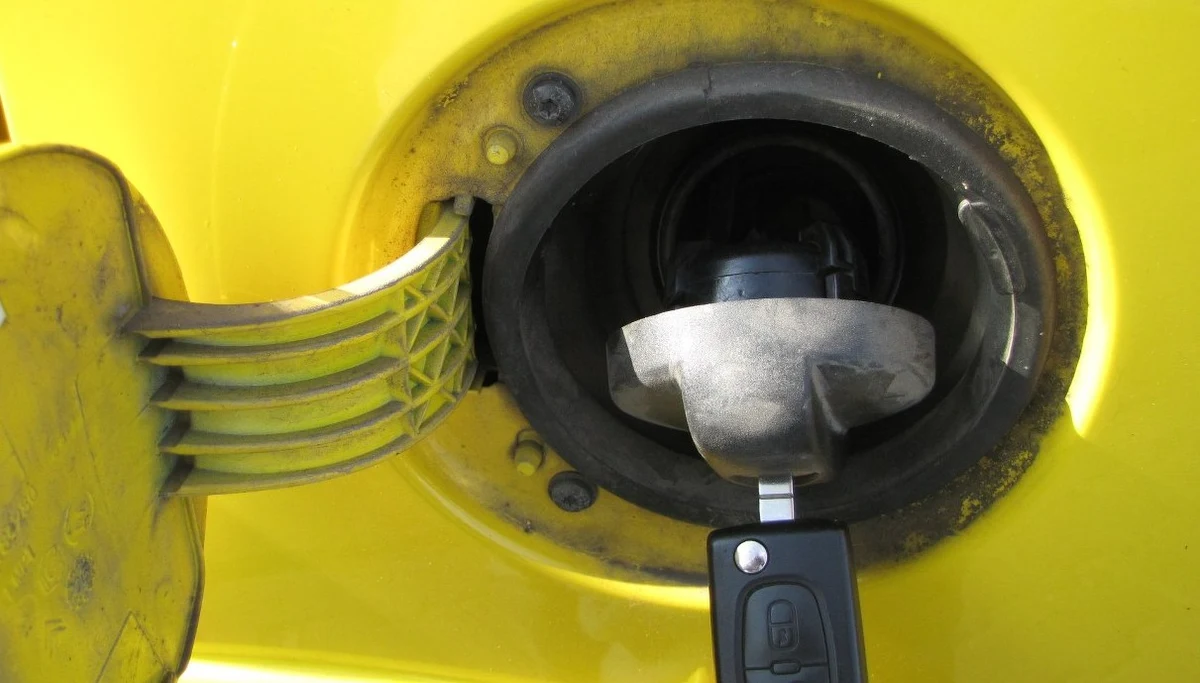 Żołnierze, którzy kradli paliwo na szkodę 12. Brygady Zmechanizowanej, zostali przyłapani na gorącym uczynku przez żandarmów Wydziału Żandarmerii Wojskowej w Olesznie.