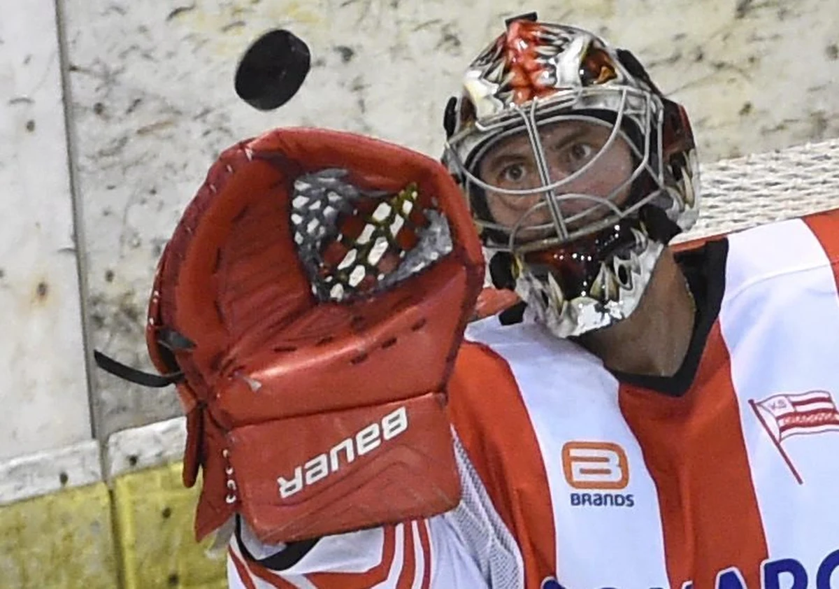 Zamiast kartki z życzeniami, premii na święta wielu hokeistów Comarch Cracovii w koszyczku świątecznym znalazło wilczy bilet. Wykopano ich z klubu, bez względu na to, co dla niego osiągnęli - pisze dziennikarz Interii Michał Białoński.