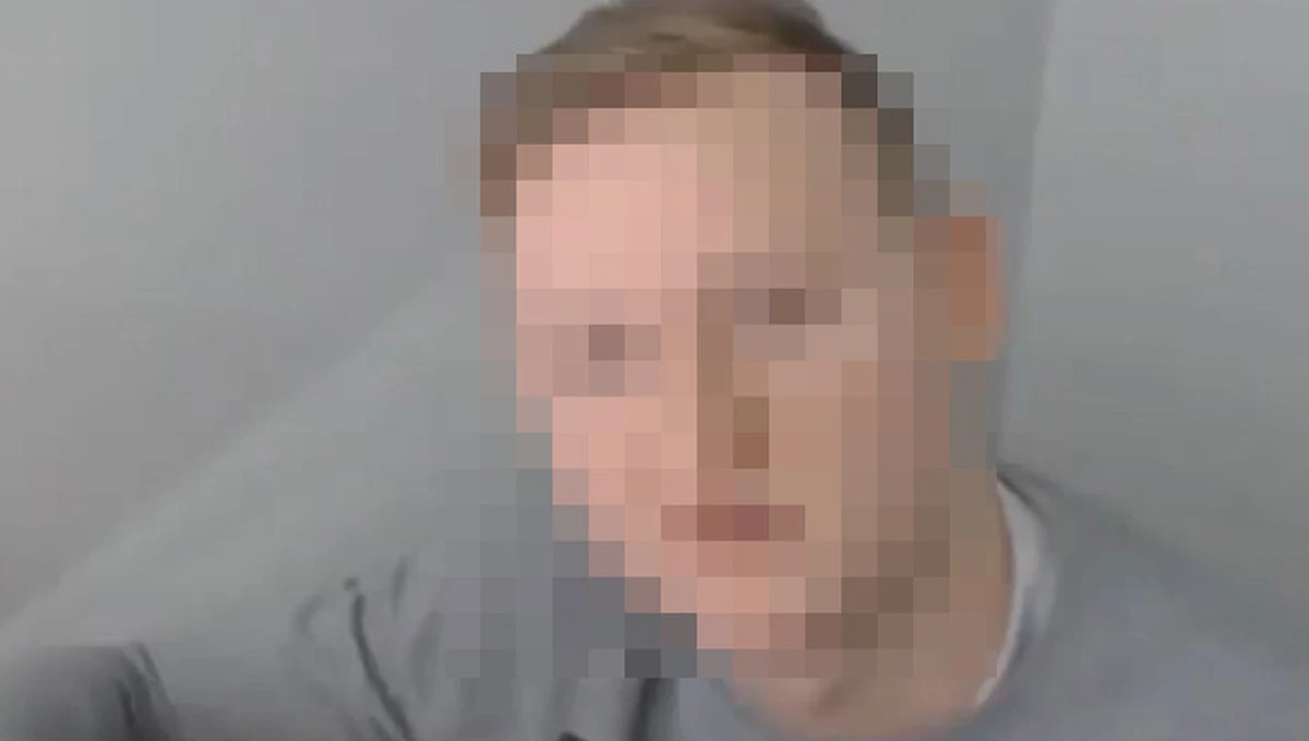 Mężczyzna usłyszał zarzuty nawoływania do nienawiści. Grozi mu do 2 lat więzienia. Grzegorz G. został zatrzymany w czwartek w Poznaniu. W piątek youtuber, który na swoim kanale namawiał m.in. nieletnie dziewczynki do rozbierania się przed kamerą internetową, został przesłuchany.