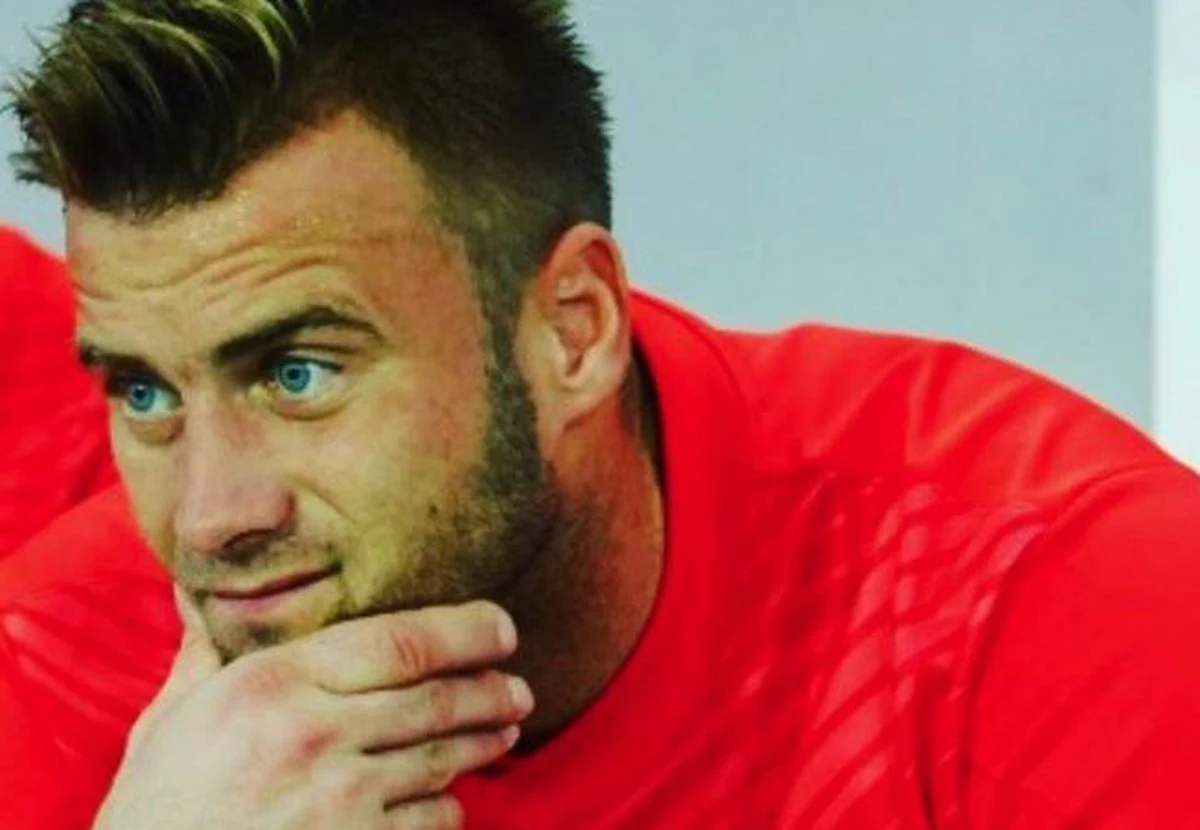 Bronił Polski przed nawałnicą Niemiec i Austrii, prowokował "niewiernych", na koniec ustanowił rekord kraju i powiedział "dosyć". 65-krotny reprezentant Polski Artur Boruc to jeden z nominowanych w plebiscycie eurosport.interia.pl i RMF FM na najlepszego polskiego piłkarza wszech czasów.