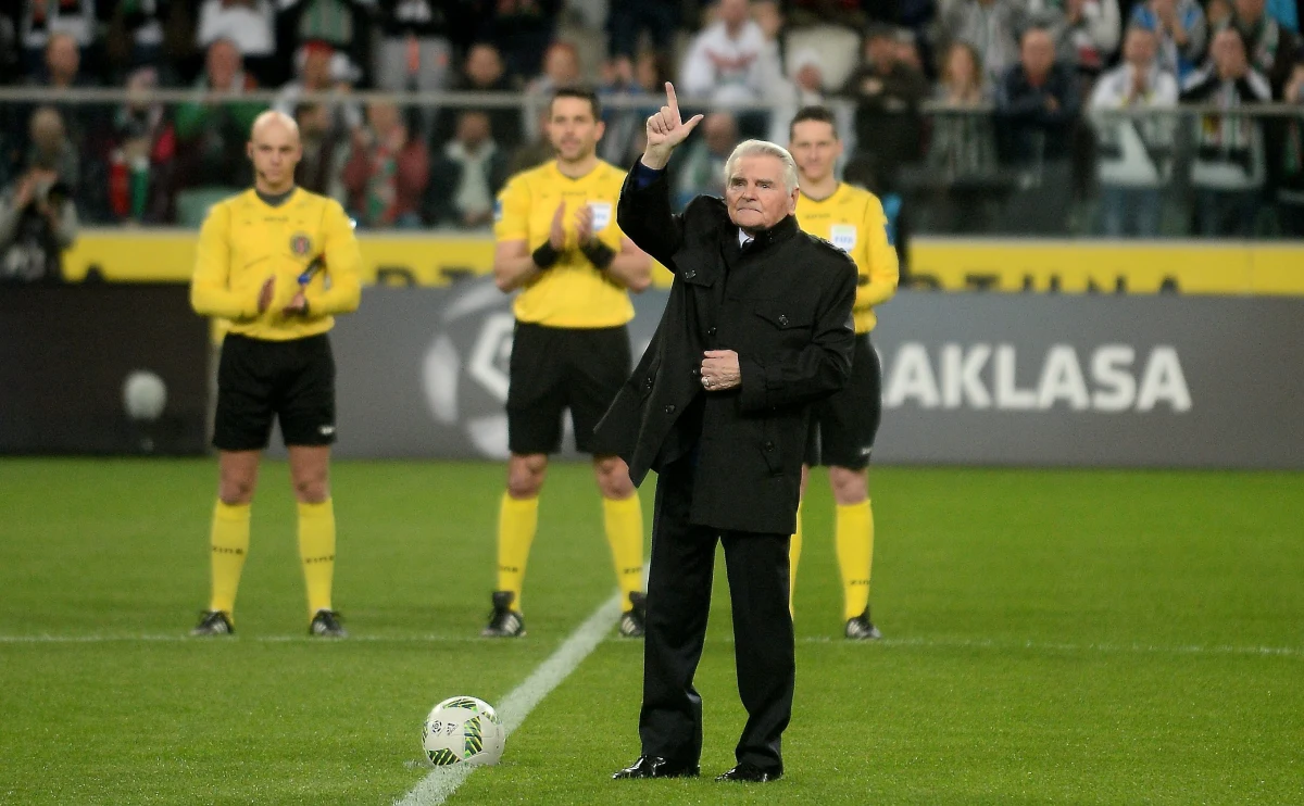 ​Mówimy Lucjan Brychczy, myślimy Legia Warszawa, chociaż legendarny piłkarz nie pochodzi wcale ze stolicy Polski, a ze Śląska. Jest mocnym kandydatem na polskiego piłkarza wszech czasów w plebiscycie serwisu eurosport.interia.pl oraz radia RMF FM.