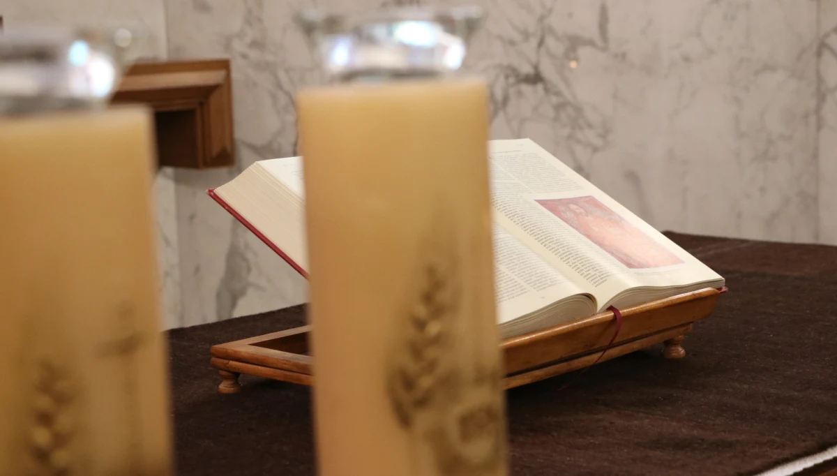 ​Niebezpieczna sytuacja w kościele przy placu Wolności w Kutnie. Podczas wieczornej adoracji krzyża, kościelny i ministrant wyprowadzili awanturującego się mężczyznę. 25-latek miał pistolet.