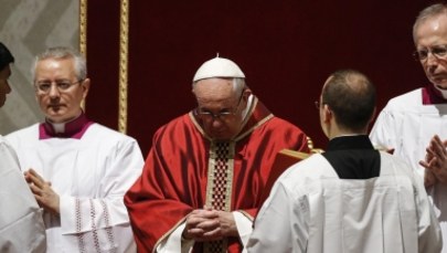Msza Wigilii Paschalnej. Papież udzielił sakramentów 8 osobom, w tym migrantowi z Nigerii