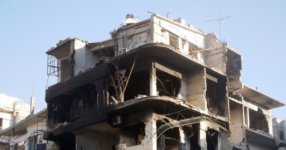 ​Dowództwo armii syryjskiej poinformowało, że opanowała ona większość miejscowości w położonej w sąsiedztwie stołecznego Damaszku Wschodniej Gucie i atakuje tam obecnie miasto Duma, które jest ostatnim bastionem rebeliantów. Występując w telewizji rzecznik armii oświadczył, że trwająca od tygodni kampania przywróciła bezpieczeństwo Damaszku oraz głównych tras łączących go z innymi częściami kraju, w tym z granicą iracką. 