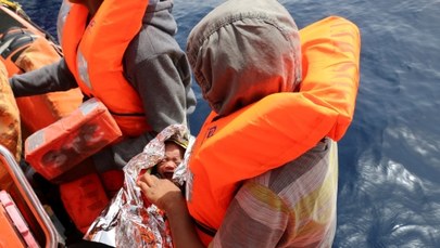 Włoskie MSW ostrzega: Bojownicy ISIS mogą być wśród migrantów