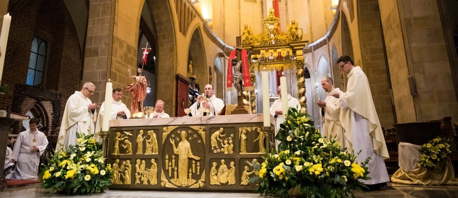 Poniedziałek Wielkanocny (często nazywany „Lanym Poniedziałkiem”) to drugi dzień Świąt Wielkiej Nocy. Czy katolicy mają w tym dniu obowiązek uczestniczenia w mszy świętej?