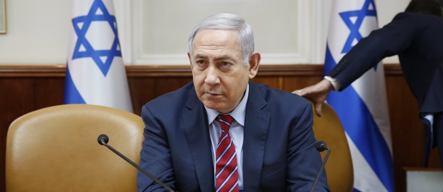 ​Premier Izraela Benjamin Netanjahu poinformował niespodziewanie w poniedziałek, że postanowił czasowo "zawiesić" porozumienie z ONZ w sprawie deportacji do kilku krajów zachodnich przebywających w Izraelu około 16 tys. afrykańskich migrantów, głównie z Sudanu i Erytrei.