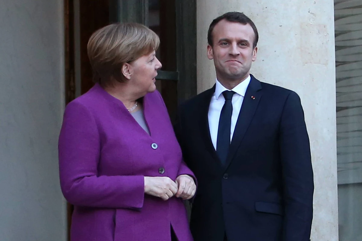 ​Choć kanclerz Niemiec Angela Merkel niewątpliwie chce dobrych relacji z prezydentem Francji Emmanuelem Macronem, obecnie ważniejsza jest dla niej jedność wszystkich państw Unii Europejskiej - pisze  publicysta dziennika "Financial Times". Po zwycięstwie Macrona w ubiegłorocznych wyborach prezydenckich "wzrosły nadzieje na to, że przeciążony od dawna francusko-niemiecki silnik, legendarny motor europejskiej integracji, może znów zacząć pracować" - czytamy w tekście komentatora Guya Chazana. "Wydaje się jednak, że niektórym w Niemczech nie przeszkadzałoby, gdyby silnik był zgaszony jeszcze trochę dłużej".