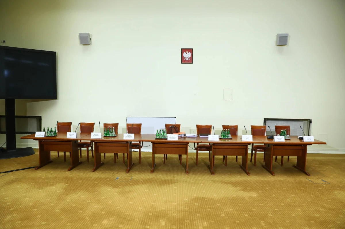 Jeszcze w tym tygodniu posłowie Prawa i Sprawiedliwości mają złożyć wniosek o powołanie komisji śledczej w sprawie "nieszczelnego systemu podatkowego". Chodzi przede wszystkim o wyłudzanie zwrotów podatku VAT. Projekt uchwały ma być głosowany już w trakcie przyszłotygodniowego posiedzenia Sejmu. 