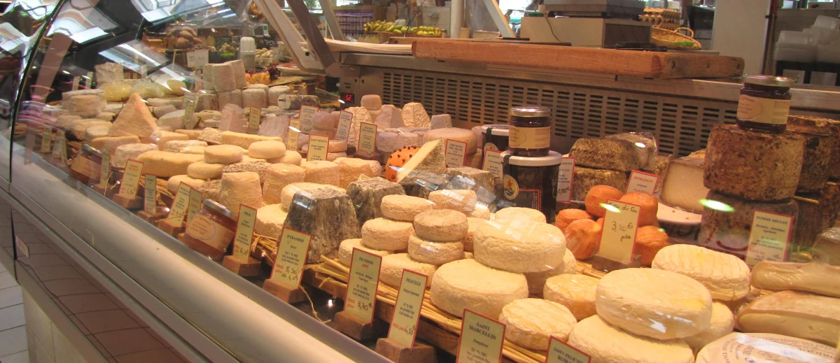 ​Nadchodzi chwila wytchnienia po galopujących podwyżkach cen z 2017 r. Do końca czerwca jaja potanieją o 21 proc., a mleko o 8 proc. - podaje środowa "Rzeczpospolita".