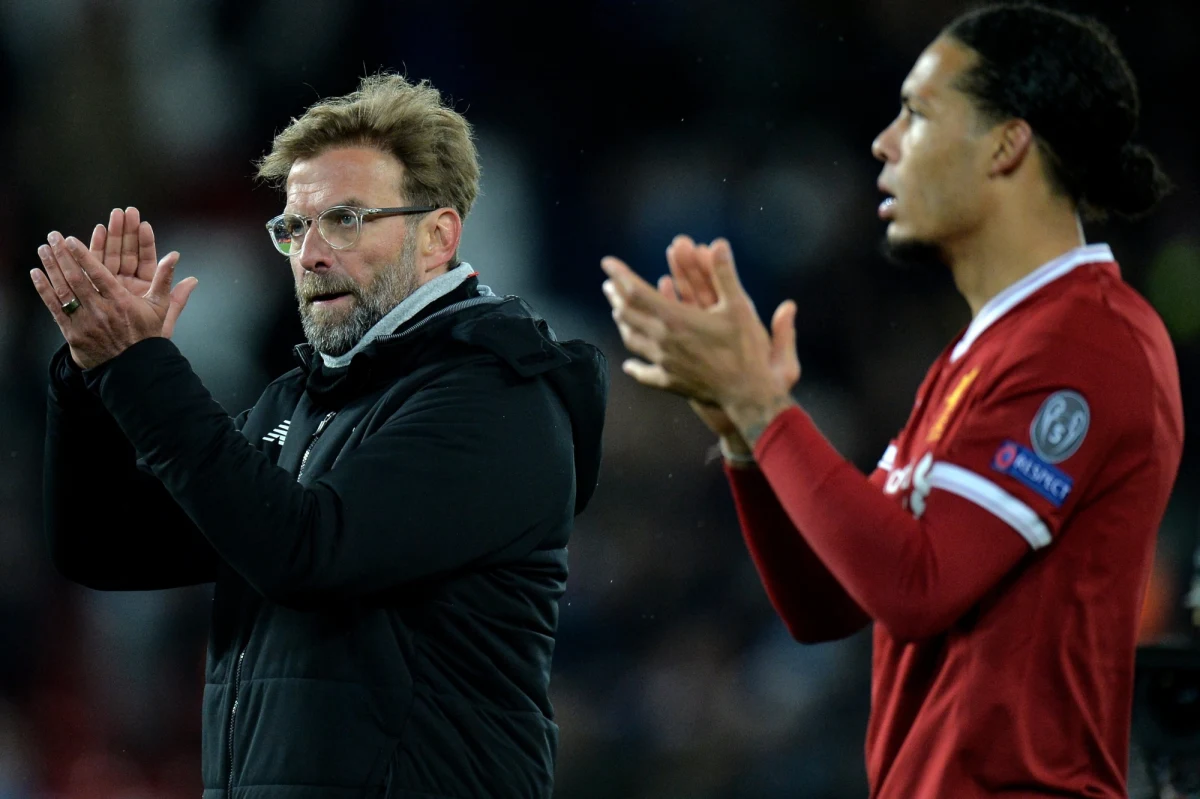 ​Trener piłkarzy Liverpoolu Juergen Klopp przestrzega przed nadmiernym optymizmem po zwycięstwie nad Manchesterem City 3:0 w pierwszym meczu półfinału Ligi Mistrzów. "Minęła dopiero pierwsza połowa" - powiedział niemiecki szkoleniowiec. Rewanż zaplanowano na wtorek.