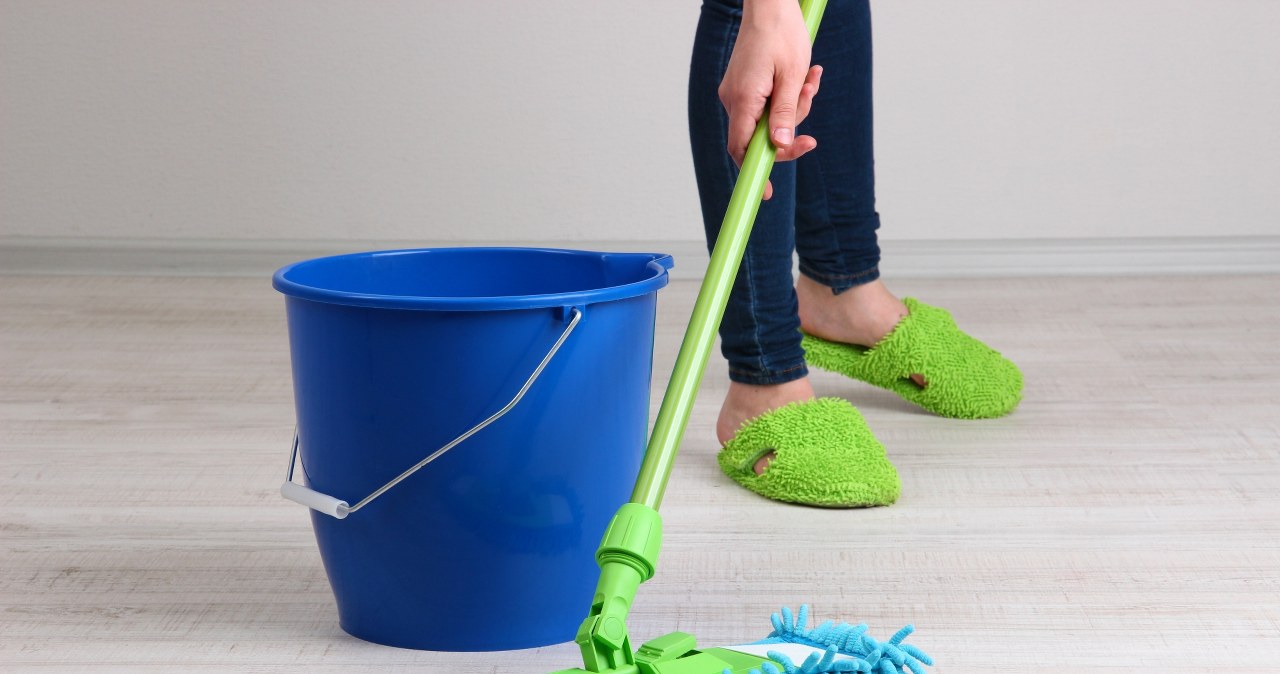 Od lat podłogę myje tylko tym. Sprawdza się na panele i płytki