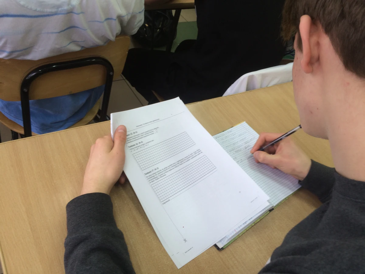 Egzamin gimnazjalny w tym roku zaczyna się 18 kwietnia. Poniżej prezentujemy oficjalny harmonogram. Sprawdź terminy poszczególnych części egzaminu!