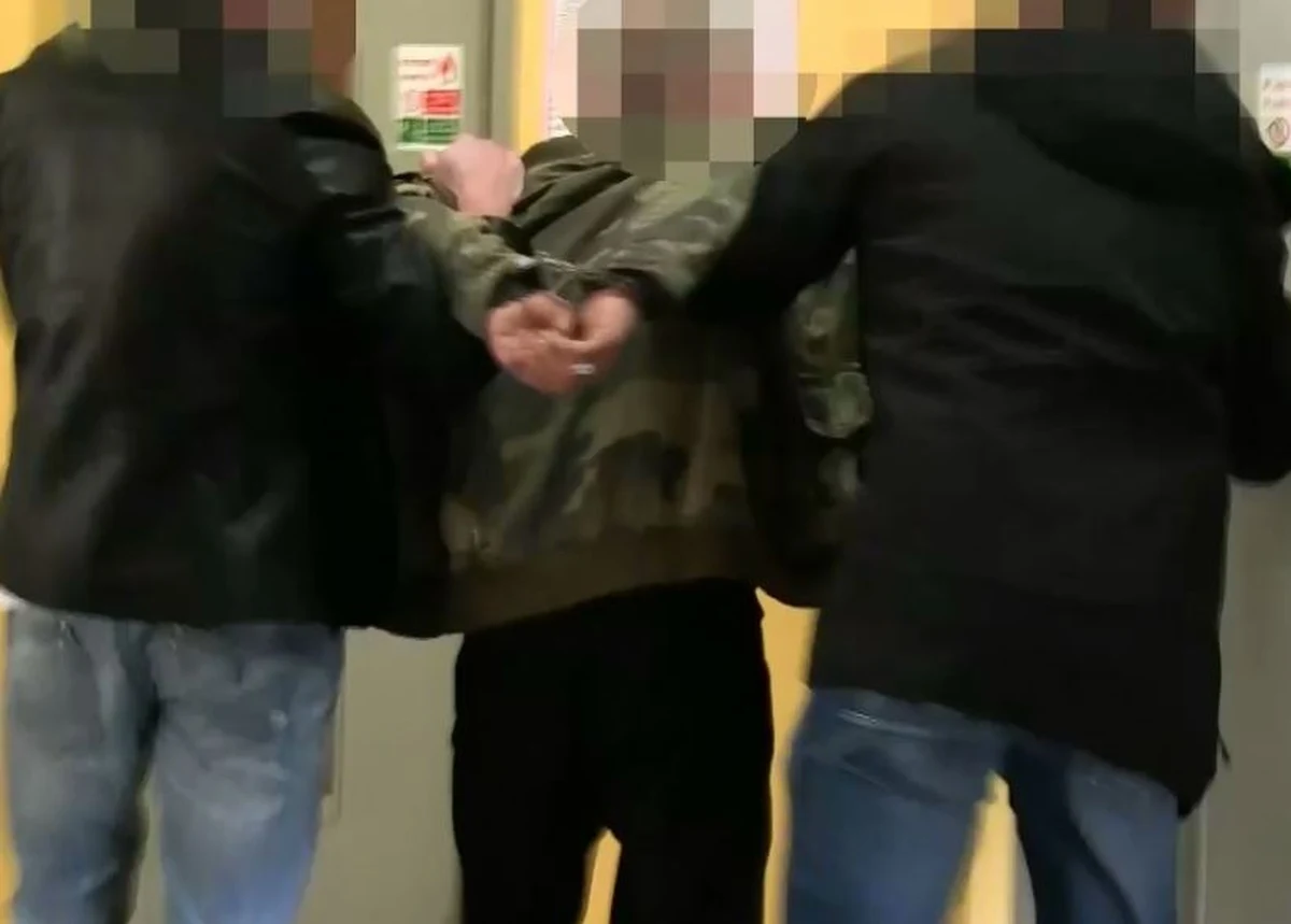 Krakowski sąd nie zastosował aresztu tymczasowego wobec dwójki podejrzanych o zabójstwo mieszkanki Krakowa w 2004 r. Do wznowienia sprawy po 14 latach przyczynili się policjanci z Archiwum X w Krakowie, badającego najtrudniejsze niewyjaśnione zbrodnie.