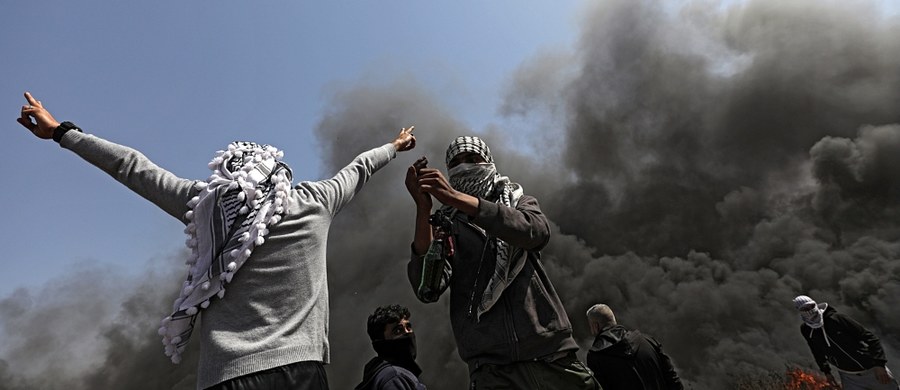 Siedmiu Palestyńczyków zabito, a ponad tysiąc raniono w piątkowych starciach między armią izraelską a Palestyńczykami protestującymi w "Marszu Powrotu" na granicy Strefy Gazy z Izraelem - podała agencja Associated Press.
