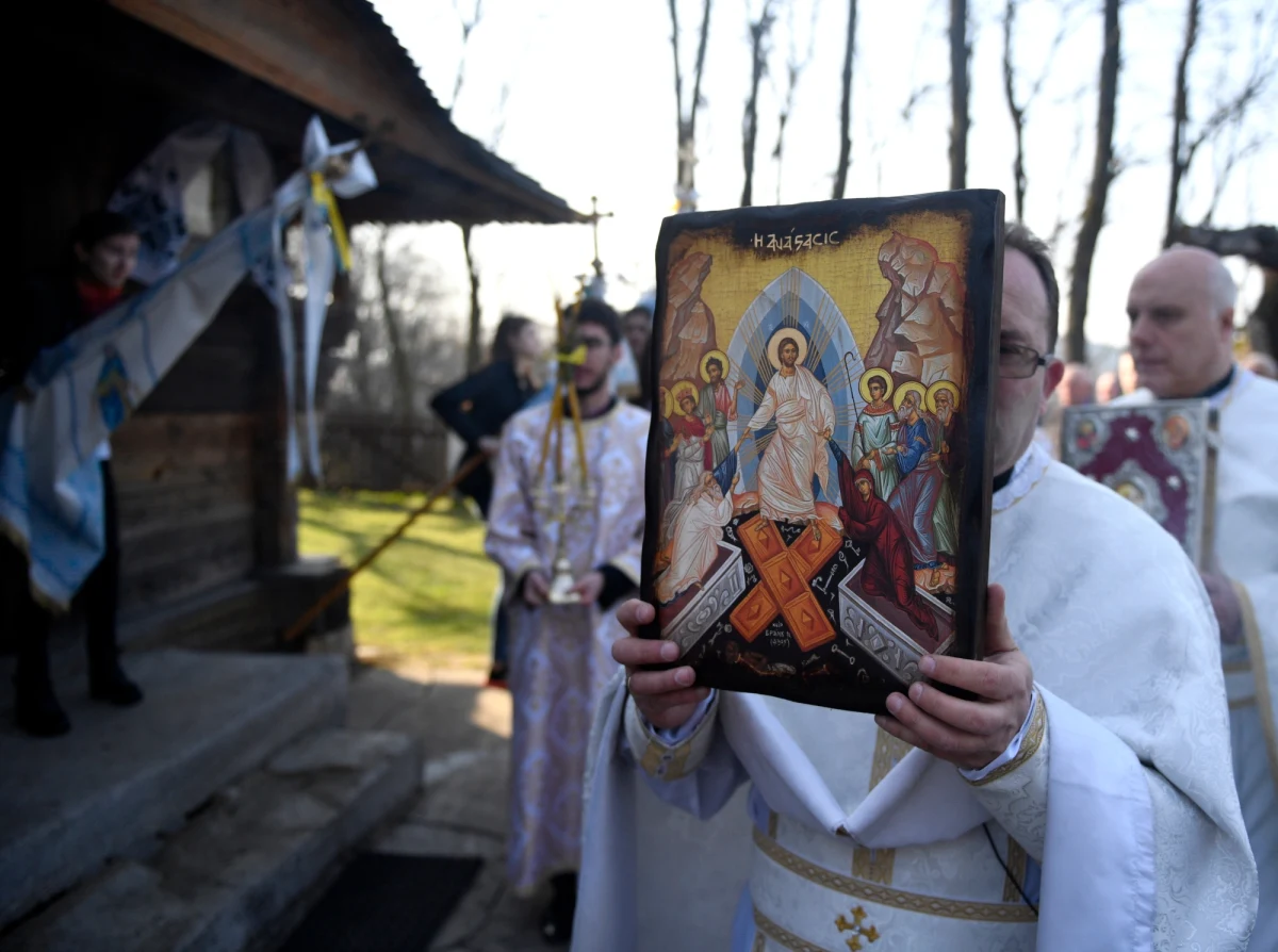Prawosławni i grekokatolicy na Ukrainie obchodzą w niedzielę Święta Wielkanocne. W życzeniach świątecznych zwierzchnicy ich Kościołów oraz przedstawiciele najwyższych władz państwowych nawoływali do pokoju.