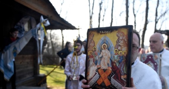 Prawosławni i grekokatolicy na Ukrainie obchodzą w niedzielę Święta Wielkanocne. W życzeniach świątecznych zwierzchnicy ich Kościołów oraz przedstawiciele najwyższych władz państwowych nawoływali do pokoju.