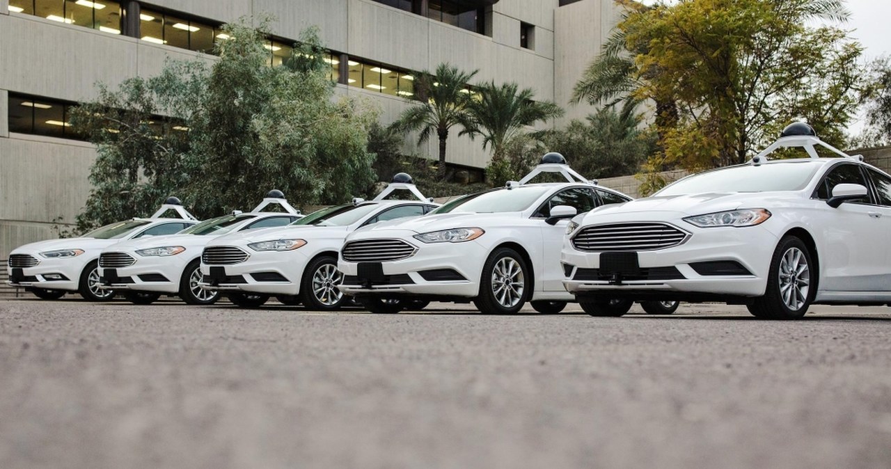 Taksówki bez kierowcy wjeżdżają do Europy. Uber rozpocznie testy