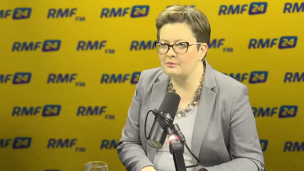 Nie zniesiemy uposażeń poselskich, no nie chcemy mieć tzw. dziadowskiego państwa – mówi w Porannej rozmowie w RMF FM Katarzyna Lubnauer. Według szefowej Nowoczesnej PiS chce obniżyć wynagrodzenia wójtom, burmistrzom i prezydentom miast, bo „PiS zdaje sobie sprawę, że przegra te wybory, w związku z tym jest im wszystko jedno, ile będą dostawać prezydenci i burmistrzowie miast”. „To jest mściwe, mam wrażenie, że najbardziej chcieliby ukarać jednoosobowo tych, którzy wykryli nagrody, zamiast ukarać swoich ministrów, którzy te nagrody wzięli” – uważa gość Roberta Mazurka.